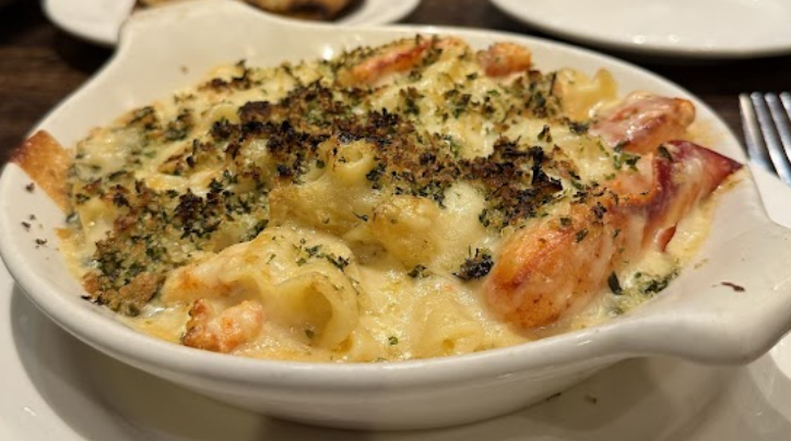 Brick Alley Pub and Restaurant signature dishes Clam ChowderLobster MacLobster Roll